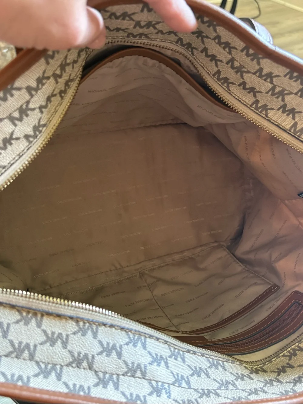 Michael Kors Emry Large  zip tote Tan/Brown MK Logo Tote